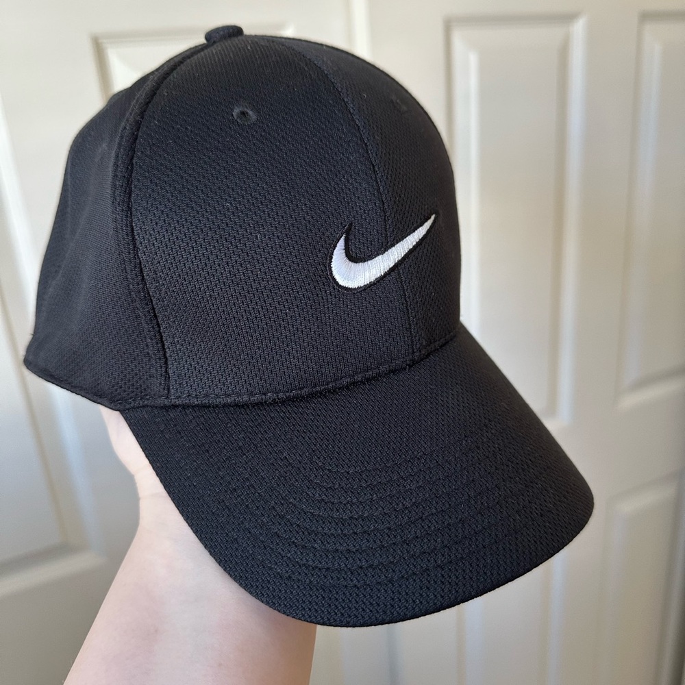 Nike Black and White Hat Classic